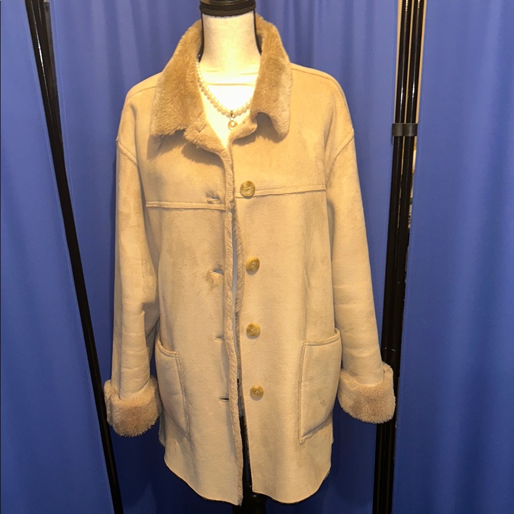 Women's Vintage Cream Faux Fur Trim Coat